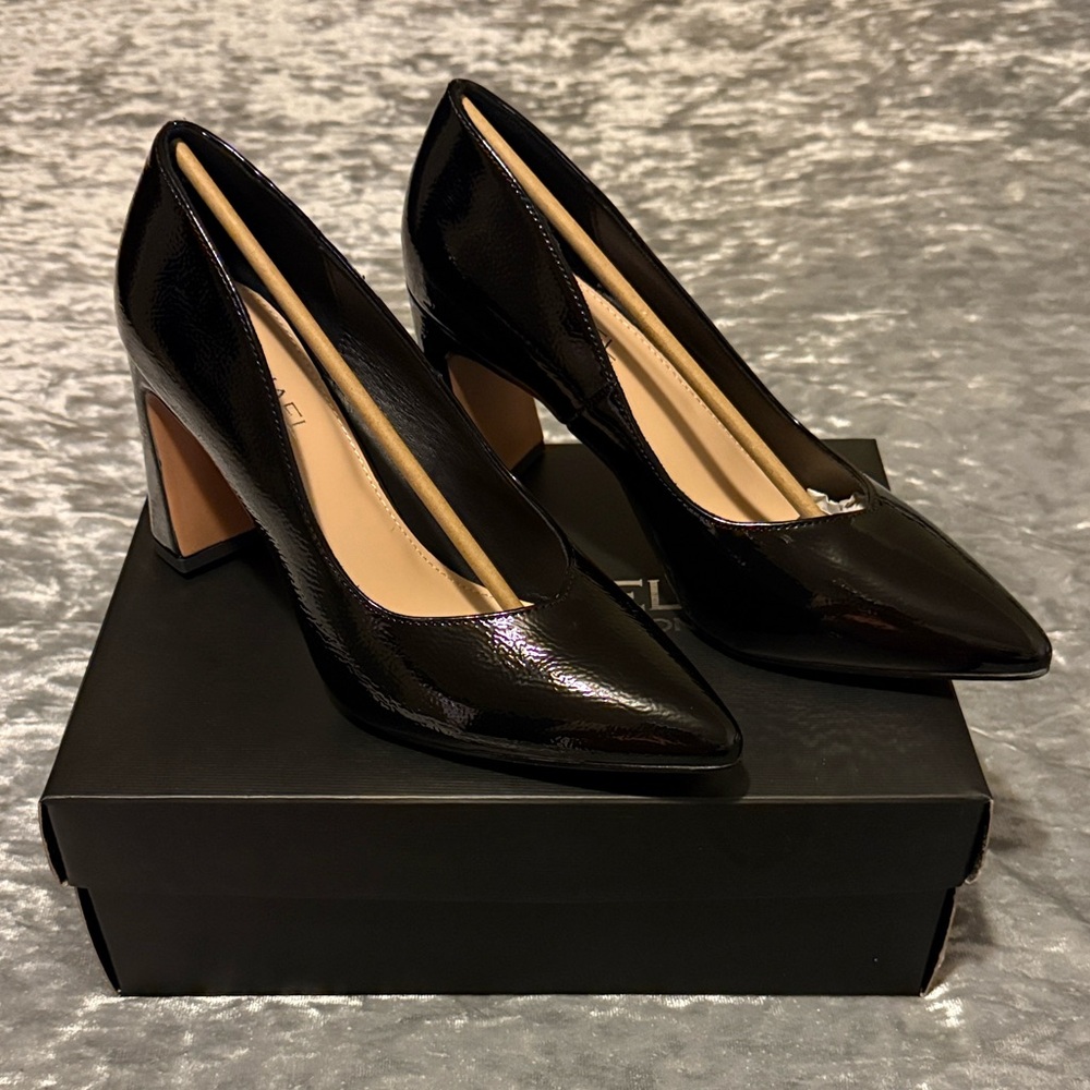 Michael Shannon Black Women's Pumps NIB Size 8